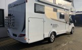 Carado 6 pers. Rent a Carado motorhome in Weerselo? From € 145 pd - Goboony photo: 3