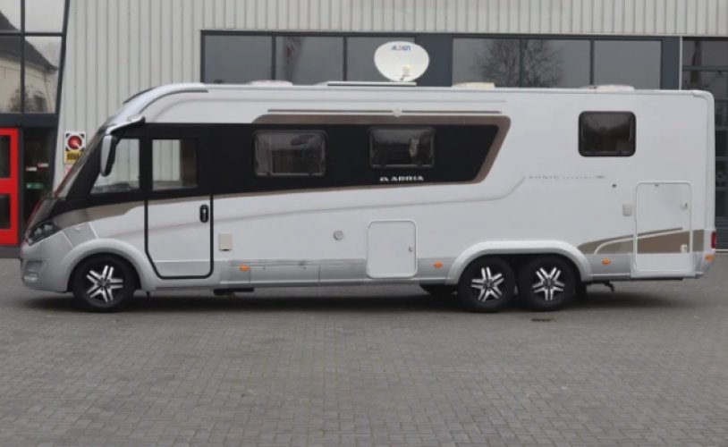 Adria Mobil 4 pers. Adria Mobil camper huren in Volendam? Vanaf € 242 p.d. - Goboony foto: 1