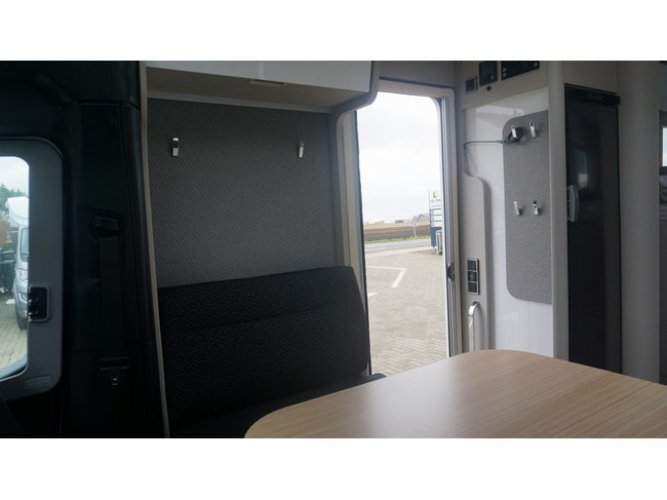 Hymer Tramp S 685 Mercedes CAMPER DEALS foto: 12