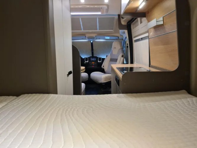 LMC Innovan 600 Dwarsbed/Nieuwstaat  foto: 17