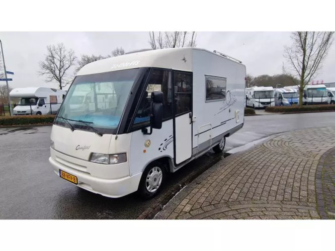 Dethleffs Globetrotter Esprit 5830 Mooie compacte campe 