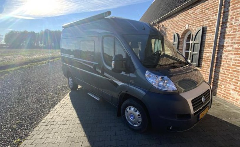 Knaus 2 pers. Rent a Knaus motorhome in Sellingen? From € 80 pd - Goboony photo: 1