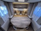 Rapido 696F Premium Edition F QUEENSBED+HEFBED LUCHTVERING  foto: 2