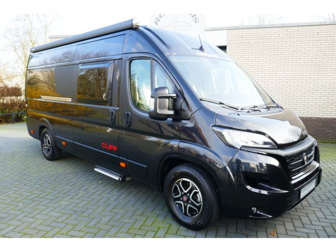 Sunlight Cliff 640 Adventure Edition 140 pk AUTOMAAT 9-Traps Euro6 Fiat Ducato 8 **Lengtebedden/4 zitplaatsen/Luifel/Fietsendrager/Smart