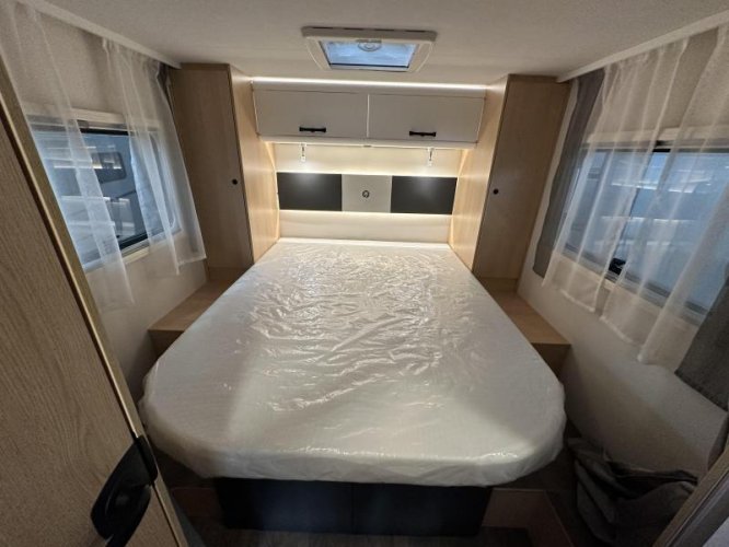 Sunlight Adventure Edition 690 L ex-verhuur / queensbed  foto: 13