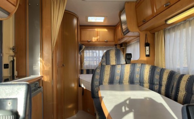 Hymer 5 pers. Rent a Hymer motorhome in Eindhoven? From € 62 pd - Goboony photo: 1