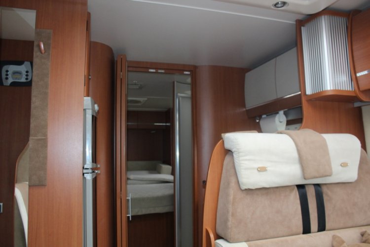 Chausson   78  EB   2.3  MultiJet  130 PK , Half-integraal.  Queens-bed verstelbaar , Draaistoelen voor . Bj 2012 Marum (Groningen) foto: 12