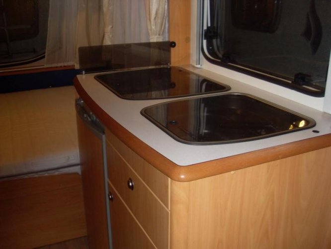 Chateau Calypso 406 Licht gewicht caravan 890  foto: 12