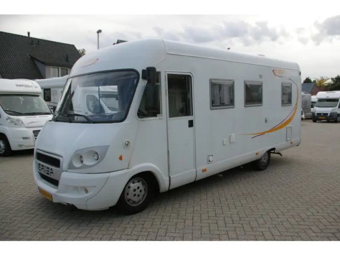 Hymer Eriba 636 Fransbed, Hefbed. 