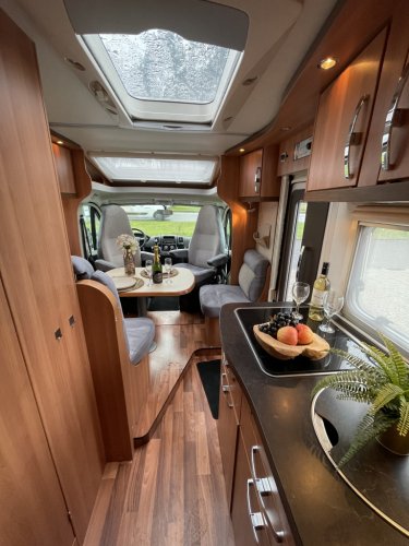 HYMER T674 CL Exclusive Line DAKAIRCO LEVELSYSTEEM LUCHTVER foto: 9