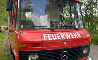 Mercedes-Benz 2 pers. Mercedes-Benz camper huren in Stegeren? Vanaf € 85 p.d. - Goboony
