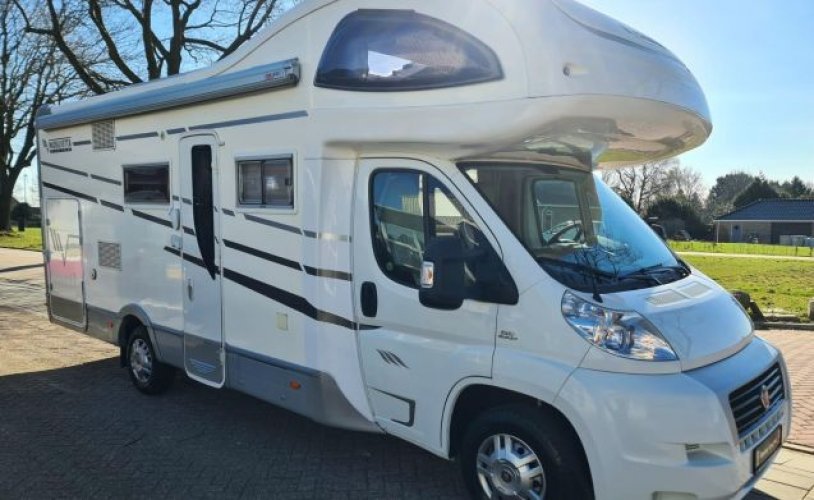 Mobilvetta 5 pers. Rent a Mobilvetta motorhome in Zwolle? From € 118 pd - Goboony photo: 0