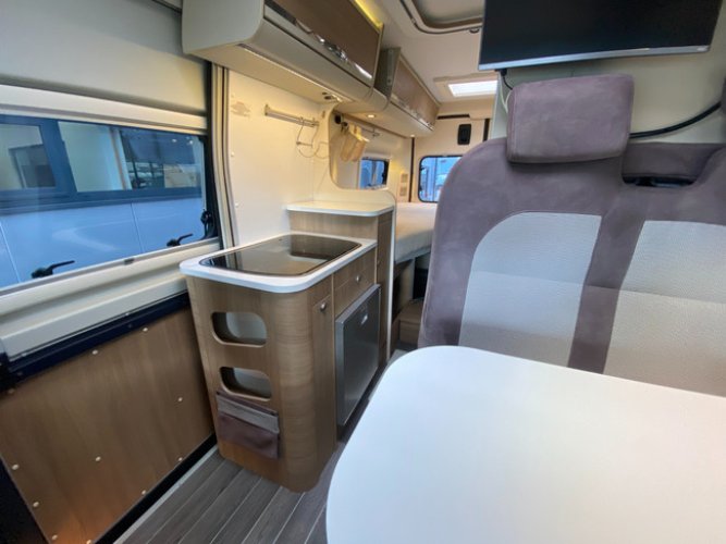 Adria Twin 600 SLT OFF GRID BUSBIKER BEARLOCK ENKELE BEDDEN foto: 6