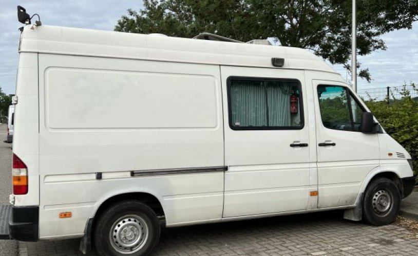 Mercedes Benz 2 pers. Rent a Mercedes-Benz camper in Utrecht? From € 42 pd - Goboony photo: 0