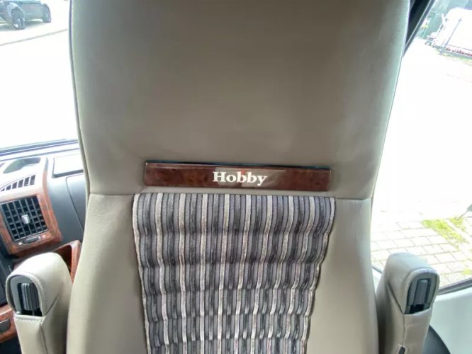 Hobby Premium Drive 65 HFL Met Frans bed en hefbed  foto: 10