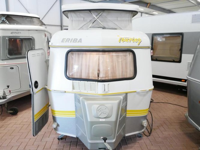 Eriba Touring Puck 120 Incl. kampa voortent.  foto: 7