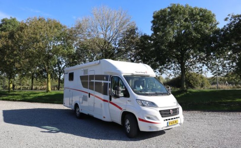 Sunlight 4 pers. Rent a Sunlight camper in Amsterdam? From €157 pd - Goboony photo: 0