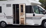 Adria Mobil 6 pers. Louer un camping-car Adria Mobil à Rogat ? A partir de 139€ par jour - Goboony photo : 4