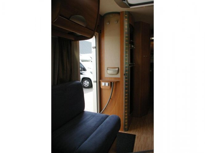 Hymer Tramp 664 SL Dwarsbed, XXL Garage  foto: 7