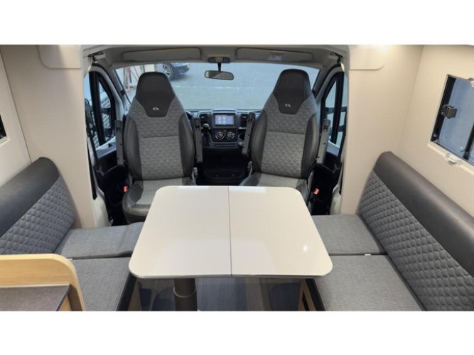 Adria Coral Plus 670 DL 160PK 44H  Automaat foto: 10