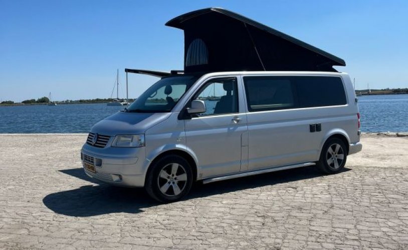 Volkswagen 4 pers. Rent a Volkswagen camper in Oosterland? From € 75 pd - Goboony photo: 1