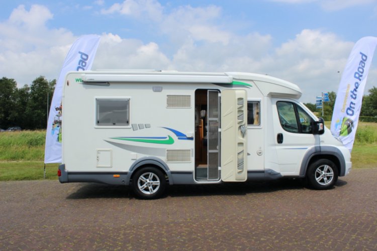 Chausson Welcome 70, 2.3 MultiJ 130 PK, Motor / Dak airco, Half-integraal, Zit groep met 2 draaistoelen, Fransbed, Bj. 2007 Marum (GR)