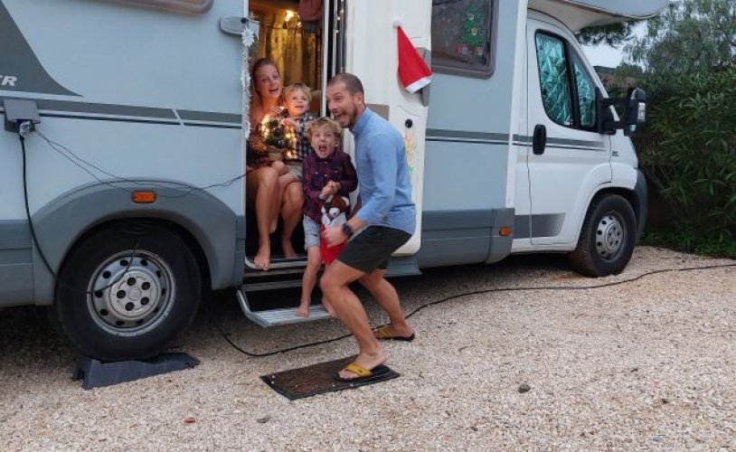 Knaus 6 pers. Rent a Knaus motorhome in Nederhemert? From € 99 pd - Goboony photo: 1