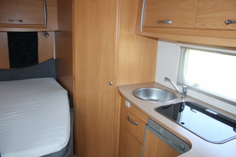 Chausson Flash 08 2.3 JTD 110 PK Half-integraal, Fransbed, Zonnepaneel, Ruime zit voor. Draaistoelen voor, Bj. 2006 Marum  (Groningen) foto: 9