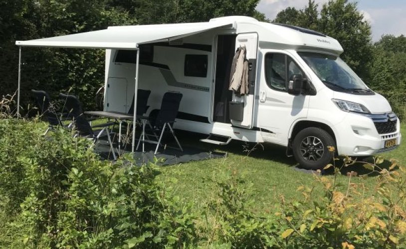 Hobby 2 pers. Hobby camper huren in Alphen aan den Rijn? Vanaf € 121 p.d. - Goboony