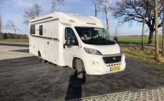 Other 4 pers. Want to rent a Weinsberg Carasuite 700 ME camper in Baarle-Nassau? From €148 pd - Goboony