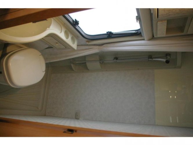 Adria Coral 573 DS Fransbed, Trienzit.  foto: 11