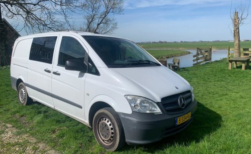 Mercedes-Benz 2 pers. Rent a Mercedes-Benz camper in Easterlittens? From €69 per day - Goboony photo: 0