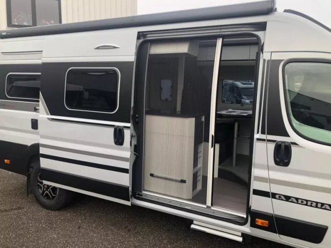 Adria Twin Supreme 640 SLB Actie 180pk 43H aut leder  foto: 5