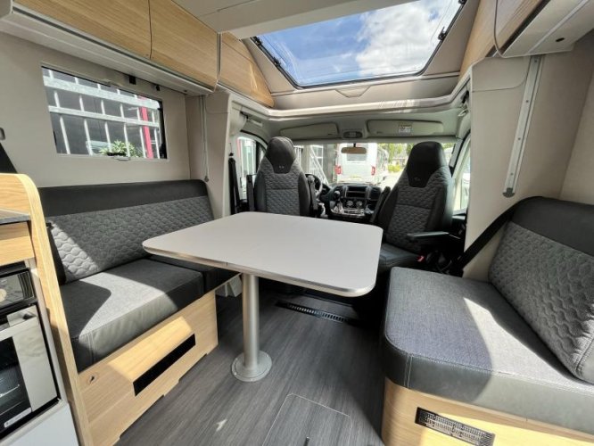 Adria Matrix Plus 650 DL Fiat - AUTOMAAT  foto: 1