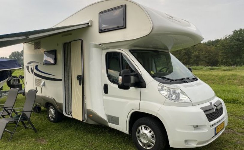Giottiline 6 pers. Rent a Giottiline motorhome in Kesteren? From € 91 pd - Goboony photo: 0