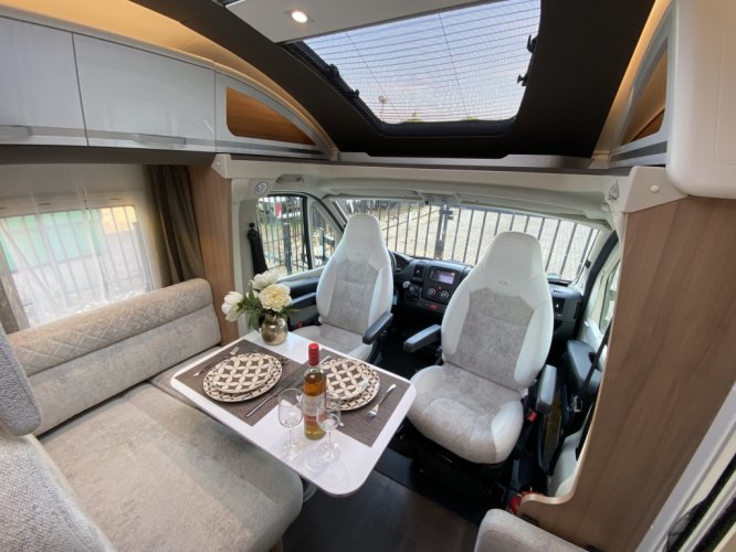 Adria CORAL 600 SC QUEENSBED XXL-SKYROOF CAMERA SCHOTEL 2018 foto: 11