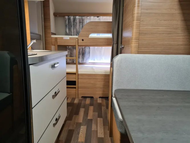 Weinsberg CaraOne 480 QDK Dwarsbed en stapelbed  foto: 22