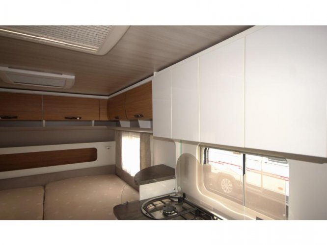 Eriba Nova 480 V-bed/Mover/Thule luifel  foto: 10