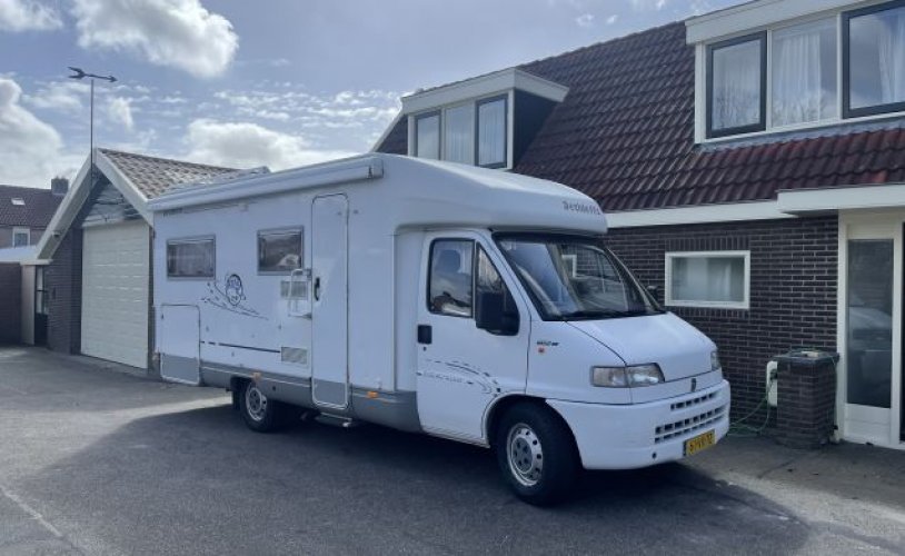 Dethleffs 4 pers. Want to rent a Dethleffs camper in De Goorn? From €85 per day - Goboony photo: 0