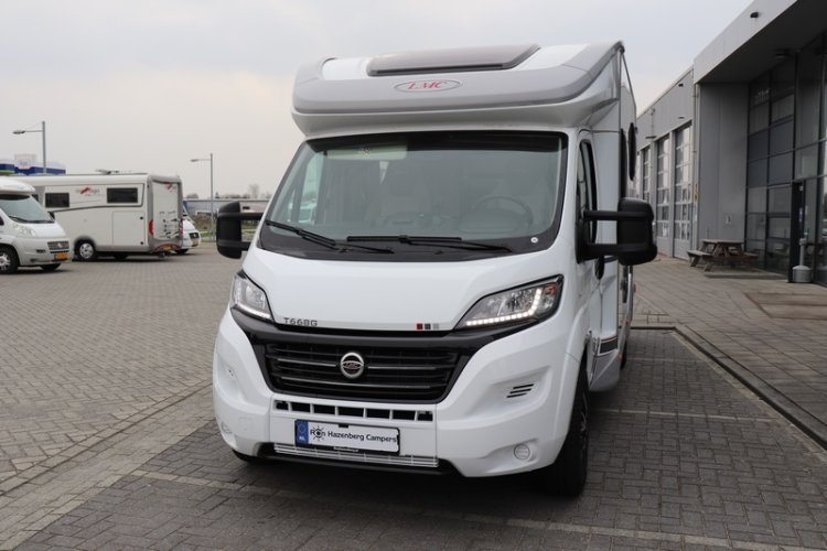 De Element T 668 G uit de stal van LMC lengte bedden compact 6.99 m collectie 2021 (63 