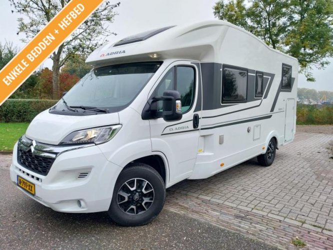 Adria Matrix 600 SL erg netjes en BTW camper!  hoofdfoto: 1