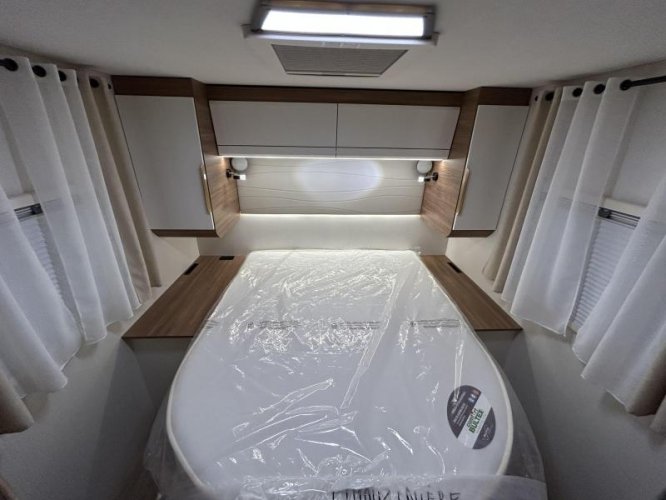 Pilote P 726 FC Nieuw! Queensbed+Hefbed!  foto: 16