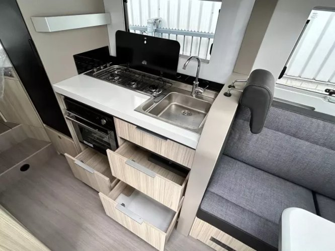 Adria Compact Supreme DL Actie Luif oven  foto: 9