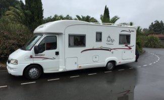 Rapido 4 pers. Rent a Rapido camper in Hendrik-Ido-Ambacht? From €97 per day - Goboony