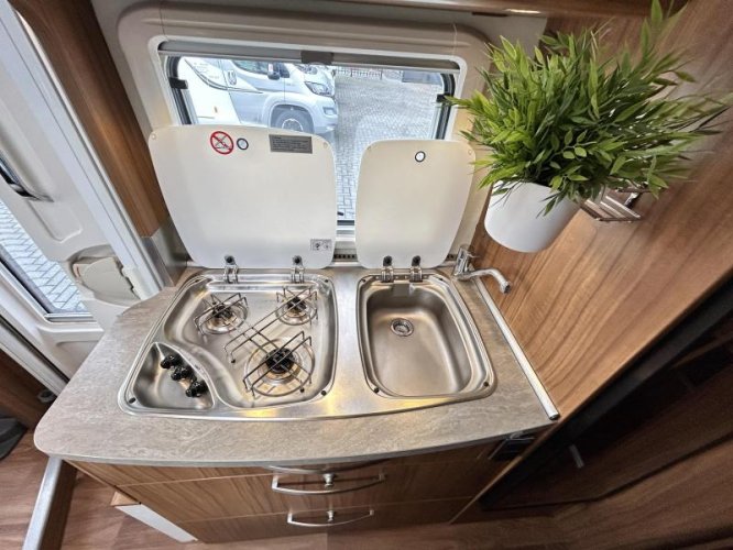 Hymer Exsis-I 474 enkele-bedden/automaat  foto: 16