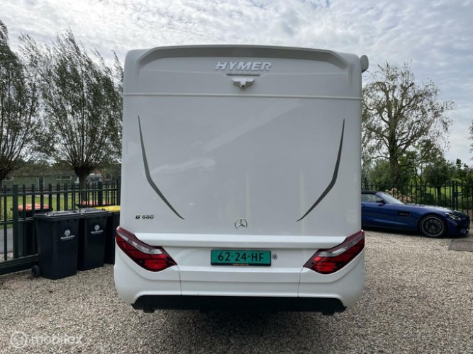 Hymer B-MCI 680 Mercedes 170-PK Automaat Integraal 2x Enkele bedden & Hefbed Nw.staat en uniek weinig km's! (Kans!) foto: 22