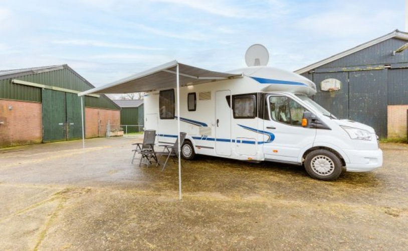 Chausson 4 pers. Louer un camping-car Chausson à Voorburg ? À partir de 121 € par jour - Goboony photo : 0