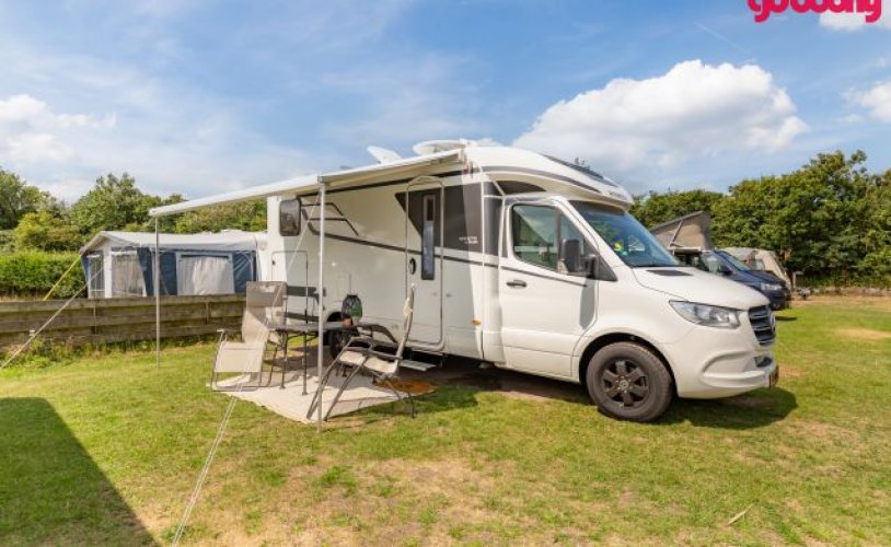 Hymer 2 pers. Rent a Hymer motorhome in Alphen aan Den Rijn? From € 139 pd - Goboony photo: 1