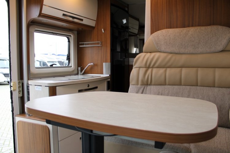 Compact lichtgewicht en smalle Hymer Exsis T 578 Experience enkele bedden (53  foto: 26