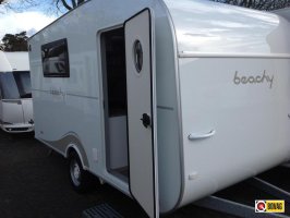 Beachy 450 with Campooz awning